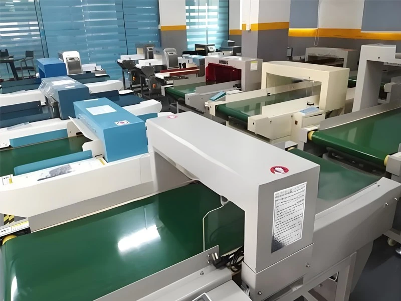 Needle detector display room Needle detector display room