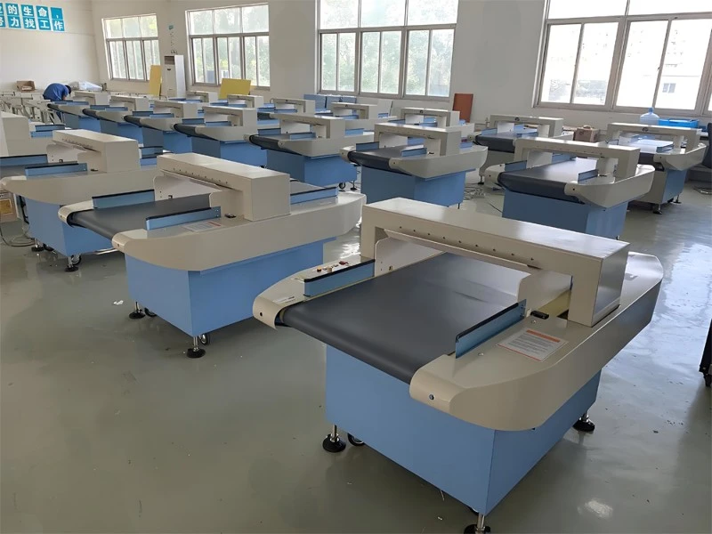 Needle detector display room Needle detector display room